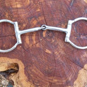 Off ste D ring snaffle